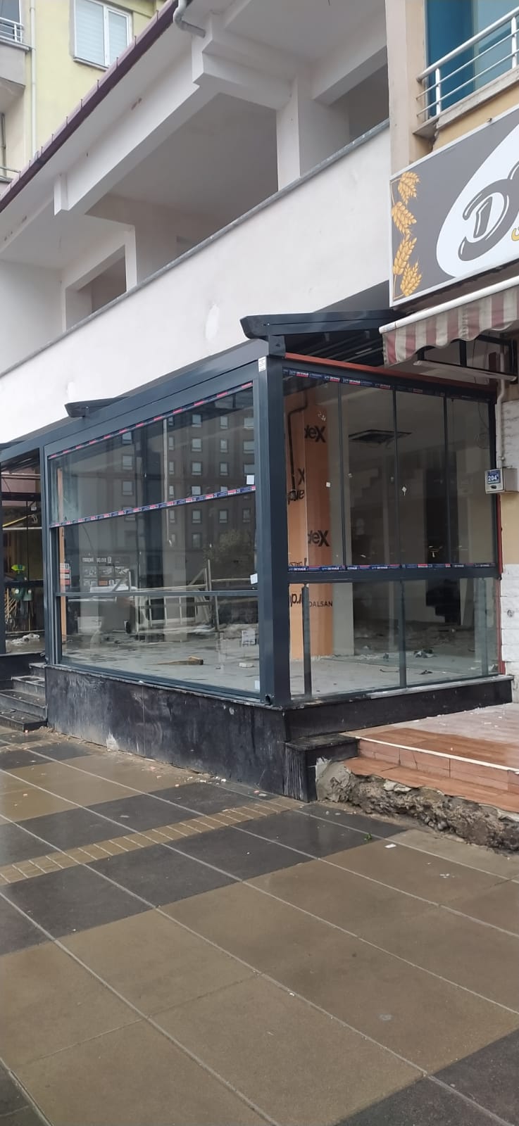 giyotin camlı alüminyum motorlu pergola